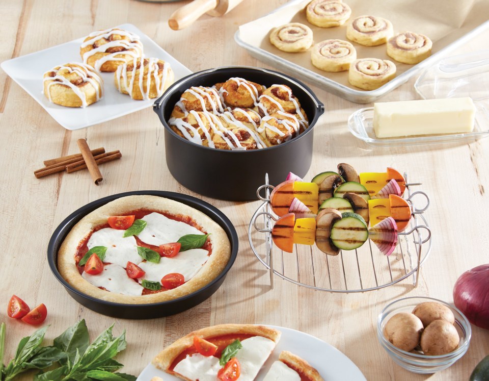 Dash Compact Size 1.2qt Air Fry Accessories Black