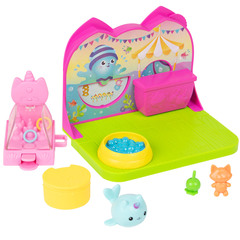  Gabby's Dollhouse, Gabby Girl On-The-Go Travel Set, Pretend  Play Travel Toys, Toy Passport, Toy Phone and Compass Charm, Kids Toys for  Girls & Boys 3+ : Toys & Games