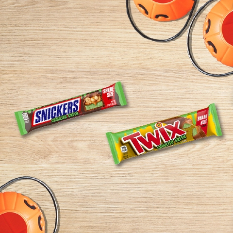 Snickers Ghoulish Green Halloween Candy Bar, Share Size, 3.29 Oz
