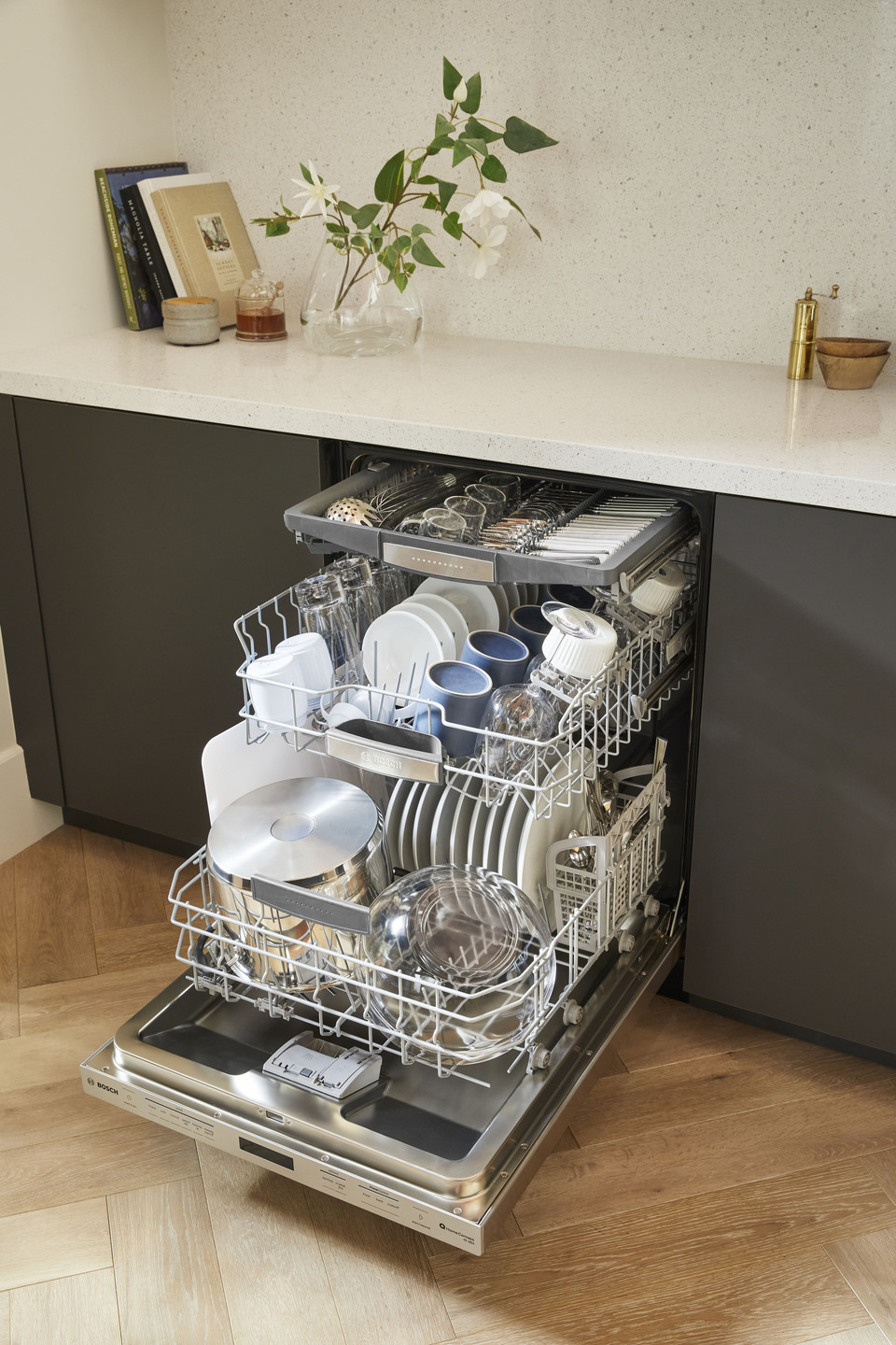 Bosch 800 Series Smart Dishwasher with CrystalDry and Third Rack