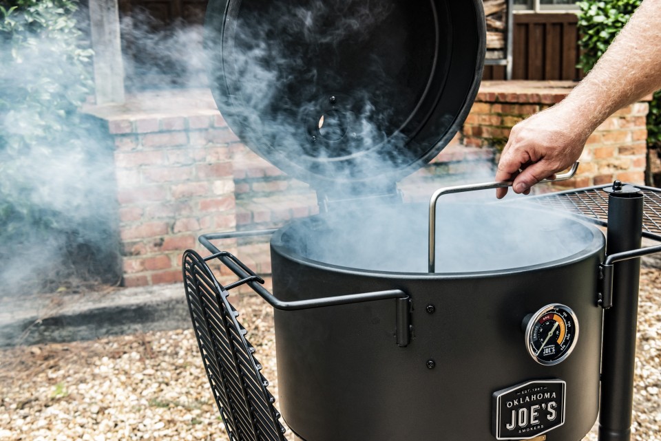 Oklahoma Joe's Bronco Charcoal Drum Smoker, Black - Walmart.com