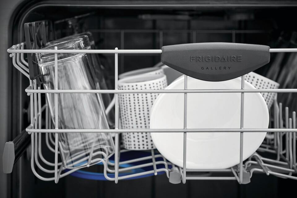 thumbnail video image 6 of Frigidaire Fgid2468u Gallery 24" Wide 14 Place Setting Energy Star Certified Built-In Top, 6 of 6