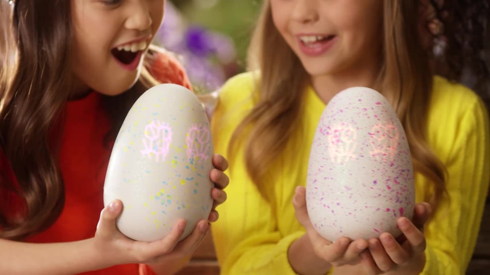 thumbnail video image 2 of Hatchimals Glittering Garden, Hatching Egg, Interactive Creature – Shimmering Draggle by Spin Master, 2 of 8
