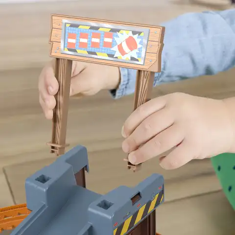 Fisher-Price Thomas & Friends Diesel's Lift & Load