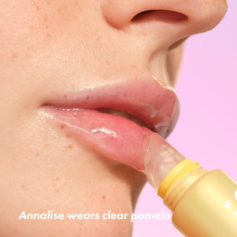 Shade clear pomelo on model