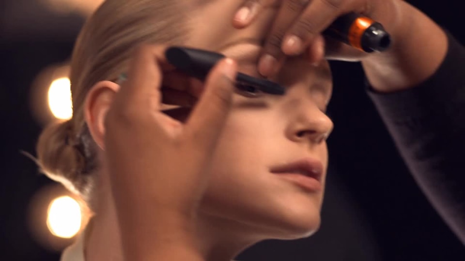 thumbnail video image 2 of COVERGIRL LashBlast 24 Hour Mascara, 800 Very Black, 0.44 Fl. Oz., 2 of 7