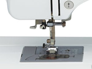 Brother Sewing Machine CS7000i, 70 Built-in Stitches, #R281