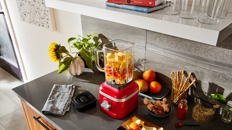 KitchenAid K150 3-speed ice crushing blender blends up your ice in fewer  than 10 seconds » Gadget Flow