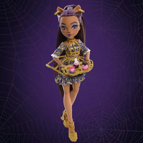 Monster High Scary Sweet Birthday Cake Kit with Clawdeen Wolf Doll