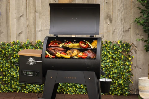 Pit Boss Classic 700 Sq in Wood Pellet Grill and Smoker Pit Boss Classic 700 Sq in Wood Pellet Grill and Smoker
