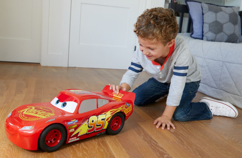 Disney/Pixar Cars 3 Lightning McQueen 20-Inch Vehicle 