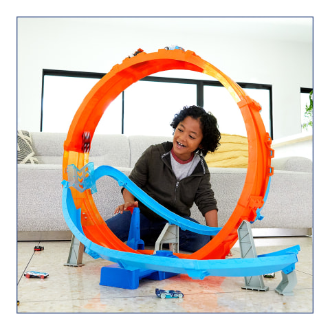 Hot Wheels Toy Car Track Set Massive Loop Mayhem, 28-in Tall Loop, Powered  by Motorized Booster, 1:64 Scale Car