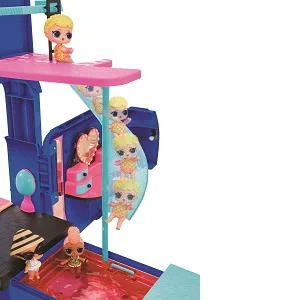 L.O.L. Surprise! O.M.G. 4-in-1 Glamper Fashion Runway Camper