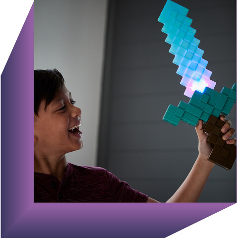 Minecraft Light-Up Adventure Sword [ Exclusive]