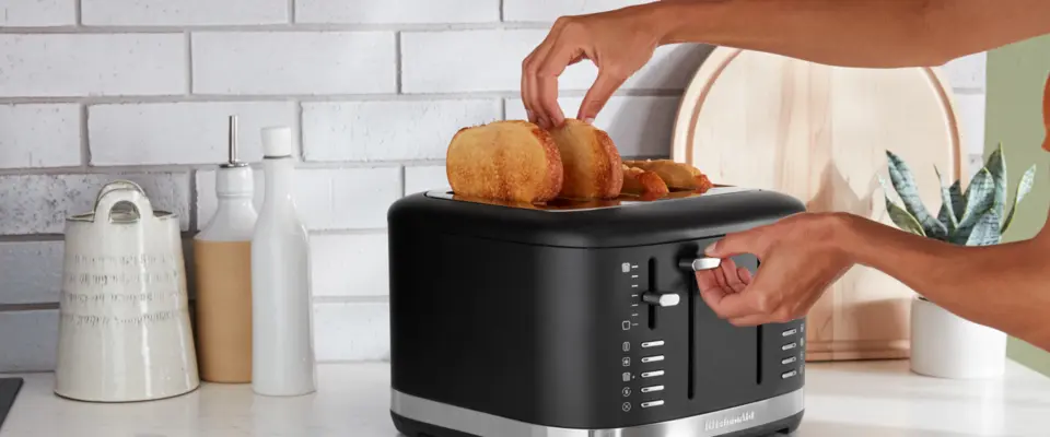 KitchenAid 4-Slice Toaster Empire Red KMT4109ER