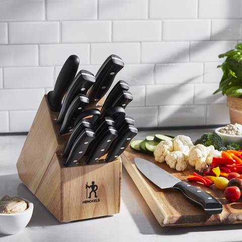 HENCKELS Premium Quality 20-Piece Knife Set with Block, Razor-Sharp, German  Engineered Knife Informed by over 100 Years of Masterful Knife Making