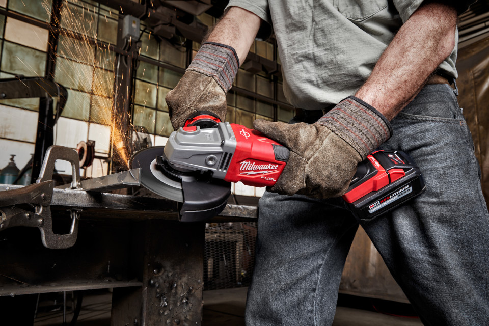 Milwaukee Tool - Cordless Angle Grinder: 4-1/2 to 6″ Wheel Dia, 9,000 RPM,  18V - 10386647 - MSC Industrial Supply