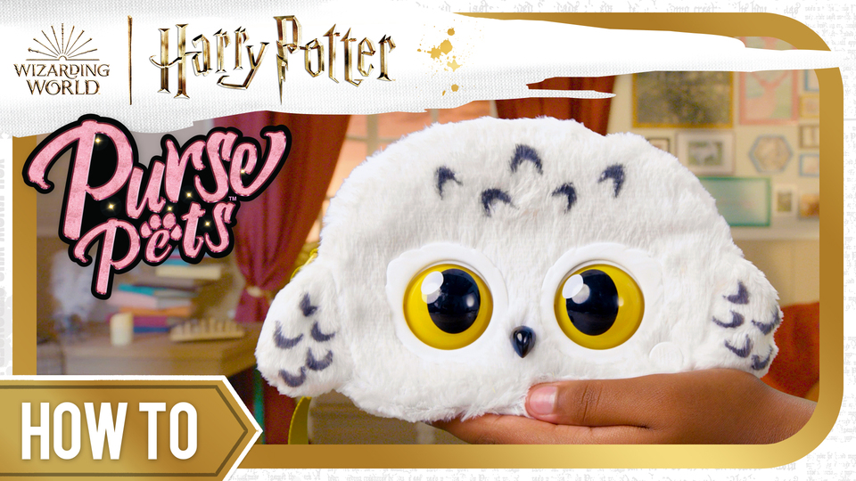 thumbnail video image 2 of Wizarding World Harry Potter, Hedwig Purse Pet, 30+ Sounds & Reactions, 2 of 9