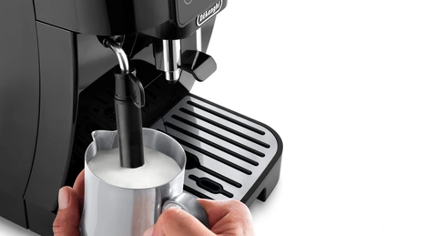 De'Longhi Magnifica エスプレッソマシン 黒 De'Longhi Magnifica Start Automatic Espresso Machine with