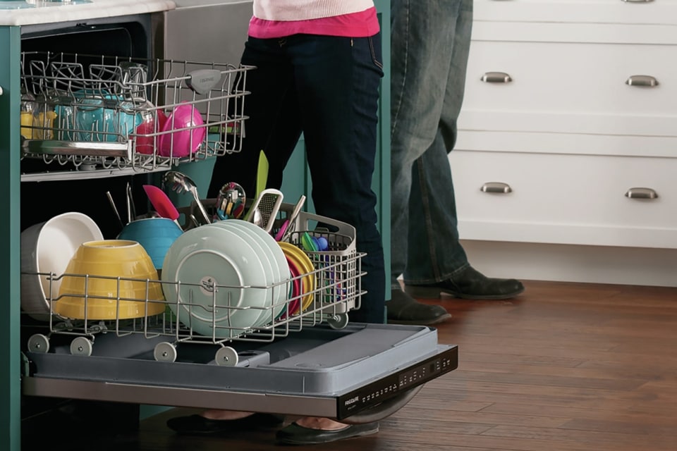 thumbnail video image 5 of Frigidaire 24" Built-in Dishwasher w/ 14 Place Setting, Silver, 5 of 5