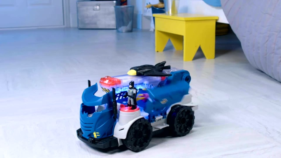 thumbnail video image 2 of Imaginext DC Super Friends, R/C Mobile Command Center, 2 of 17