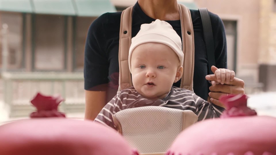 thumbnail video image 2 of Tommee Tippee Closer to Nature Baby Bottle Formula Dispensers – 6 Count, 2 of 10