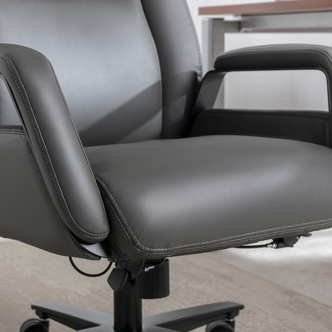 Max Comfort™ Seat Construction with Waterfall Seat Edge