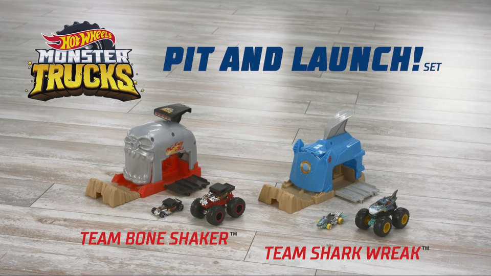 thumbnail video image 3 of Hot Wheels Monster Trucks Pit And Launch Shark Wreak Play Set, 3 of 8