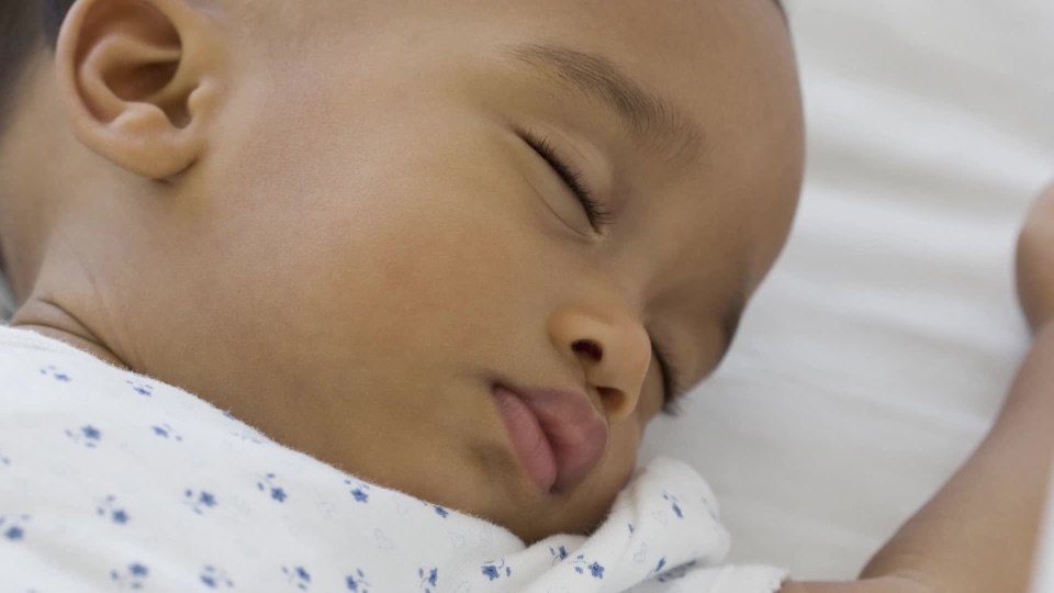 VTech VM312-2 Expandable Digital Video Baby Monitor with 2 Cameras and Automatic Night Vision, White