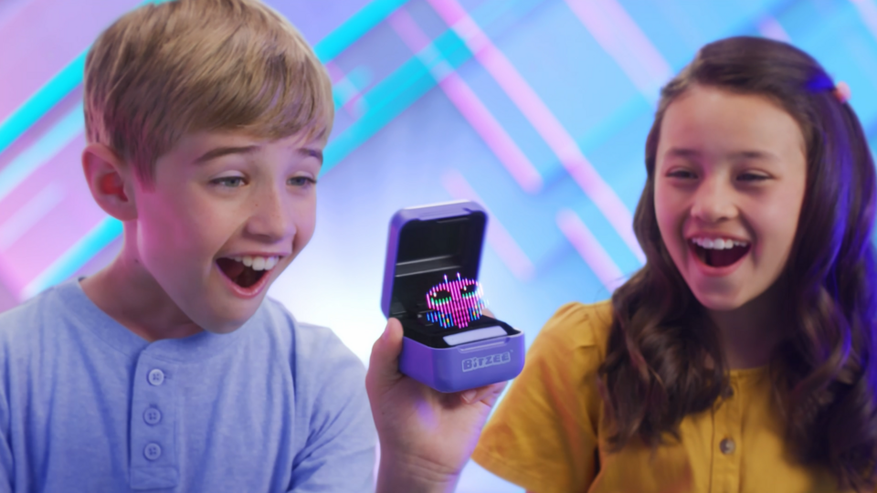 Bitzee, Interactive Digital Pet and Case with 15 Electronic Pets Inside