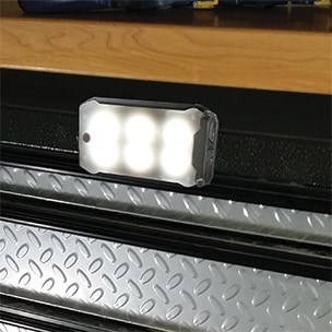 COLEMAN® 8D 4-PANEL LED LANTERN
