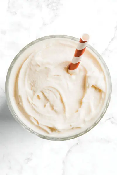 Enjoy thick, creamy milkshakes with customized ingredients and flavors.