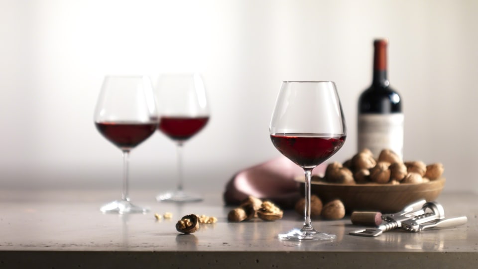 thumbnail video image 2 of ZWILLING Predicat 6-pc Bordeaux Grand Glass Set, 2 of 7