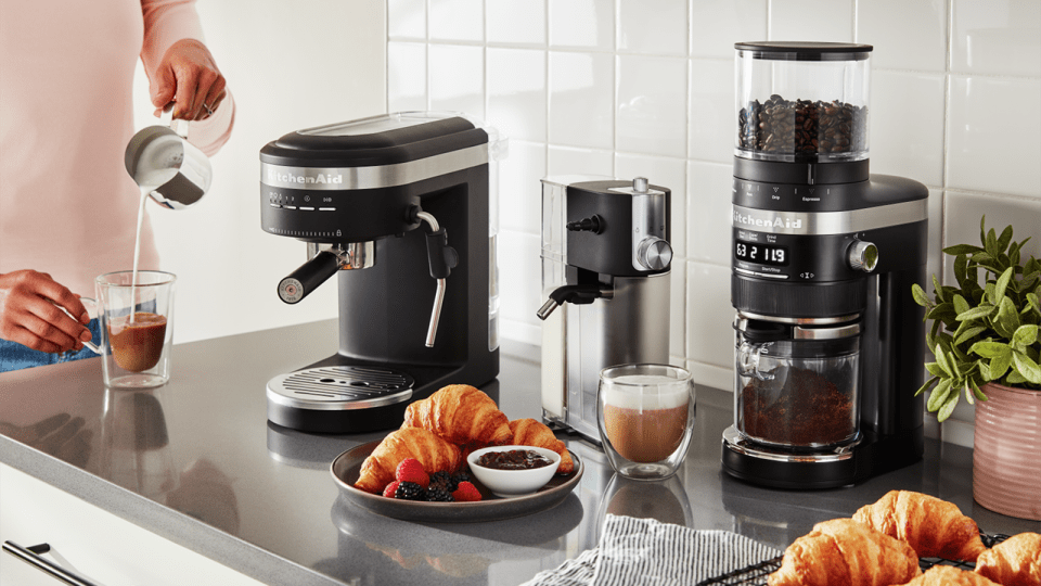 KitchenAid Semi-Automatic Espresso Machine w/Automatic Milk Frother  Attachment KES6404BM Review 