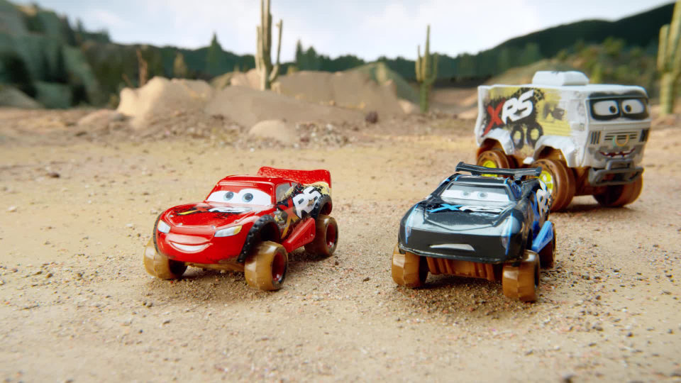 Disney Pixar Cars カーズ　クラッシュチャレンジプレイセット Disney/Pixar Cars Mini Racers Crank & Crash Derby Playset