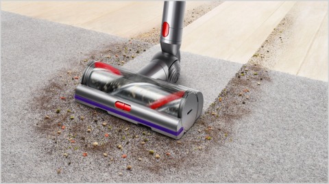 Powerful cleaning on floors and carpets