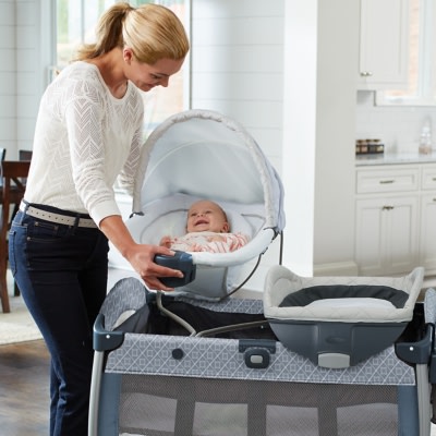 Graco pack and play quick clearance connect portable bouncer with bassinet