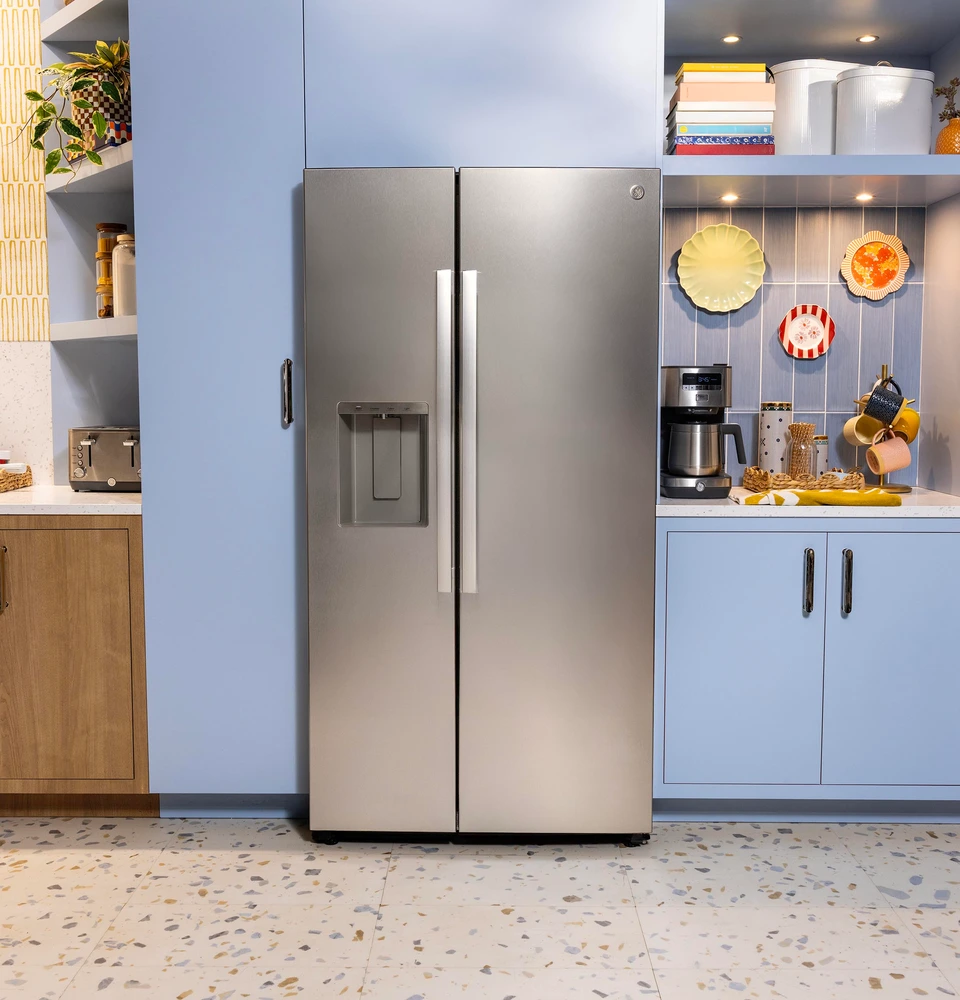 GE - GSS28PYYFS - GE® 27.7 Cu. Ft. Side-By-Side Refrigerator with