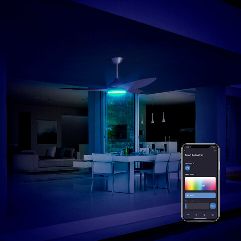 Using a smartphone to change the ceiling fan&#39;s light to a blue color