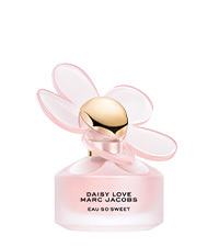 Daisy Love So Sweet Eau De Toilette Floral White Raspberry, Bergamot Daisy Tree Petals, Jasmine Sugar Musk, Iris Woods Charming &amp; Irresistible