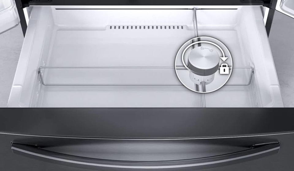 thumbnail video image 2 of Samsung RF28R7551SG - Refrigerator/freezer - french door bottom freezer with water dispenser, ice dispenser - Wi-Fi - width: 35.7 in - depth: 36.5 in - height: 70.1 in - 27.7 cu. ft - black stainless steel with built-in 21.5" media center, 2 of 12