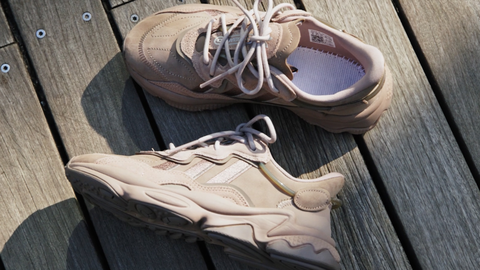 Sneakers Champs Yeezy 500 Adidas Originals Ozweego Champs Sports