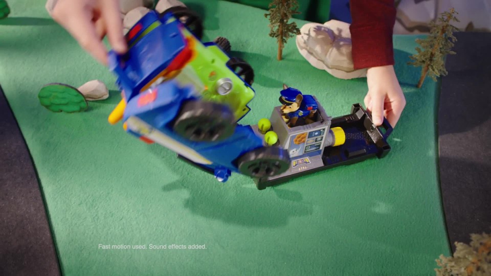 thumbnail video image 2 of PAW Patrol, Chase’s Ride ‘n’ Rescue, Transforming 2-in-1 Playset and Police Cruiser, for Kids Aged 3 and up, 2 of 10