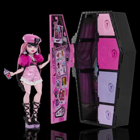 Monster High Doll and Fashion Set, Draculaura with Dress-Up Locker 