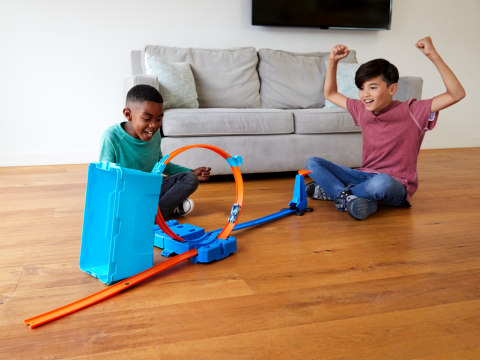 Hot Wheels Track Builder Playset Multi Loop Box, 10-Ft of Track & 1 Toy Car  in 1:64 Scale, Features Storage Box, Vehicle Playsets -  Canada