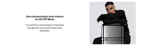 Rauw Alejandro apoiado sobre a gigantografia da fragr&#226;ncia  212 VIP Black Elixir, em pose confiante. Texto: &#39;Uma interpreta&#231;&#227;o mais intensa do 212 VIP Black. Um perfume concentrado e misterioso que garante que voc&#234; sempre ser&#225; lembrado.