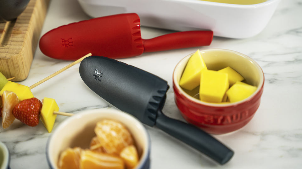 thumbnail video image 2 of ZWILLING TWINNY Kids Chef’s Knife - Blue, 2 of 12