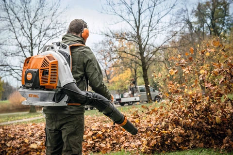 Stihl BR 800 C-E MAGNUM Gas Powered Backpack Blower 4283 011