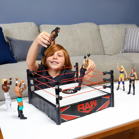 Lote misto de (17) bonecos colecionáveis de luta livre WWE Mattel