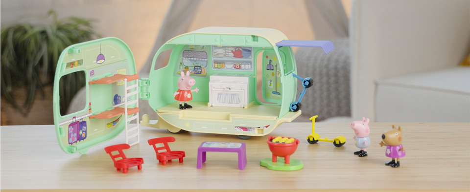 Peppa Pig Play Set, Peppa's Caravan Camper Van, Includes Kitchen